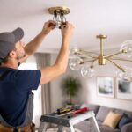 apprenez à installer un lustre facilement et en toute sécurité grâce à nos conseils pratiques pour éviter les erreurs courantes.