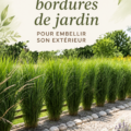 Une belle bordure de jardin en bois délimitant des fleurs colorées, créant une ambiance chaleureuse et accueillante.