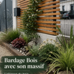 Le bardage en bois massif apporte chaleur et élégance à une maison moderne.