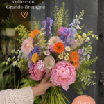 Bouquet de mariée coloré avec des fleurs anglaises fraîches pour un mariage