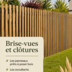 Panneaux de brise-vue en bois dans un jardin luxuriant.