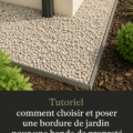 Bordure de jardin en bois entourant un parterre de fleurs colorées.