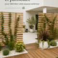 Palissade en bois délimitant un joli jardin fleuri.